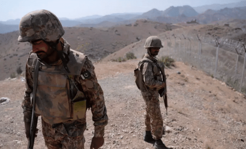 Car bomb attack in Pakistan kills at least 13 soldiers